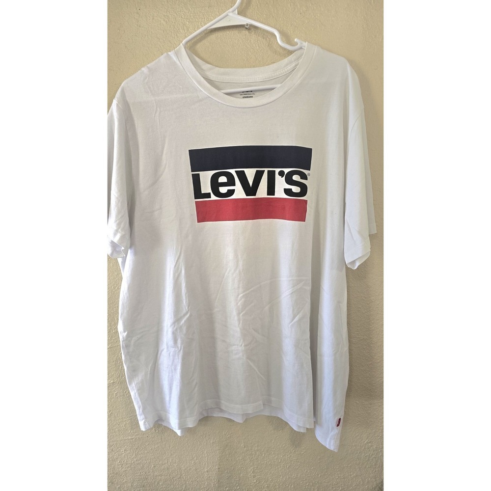 White Levi's Sportswear Logo Graphic T-shirt featuring a classic-2XL